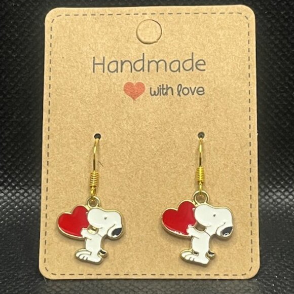 Snoopy Holding Heart Earrings - Picture 1 of 3